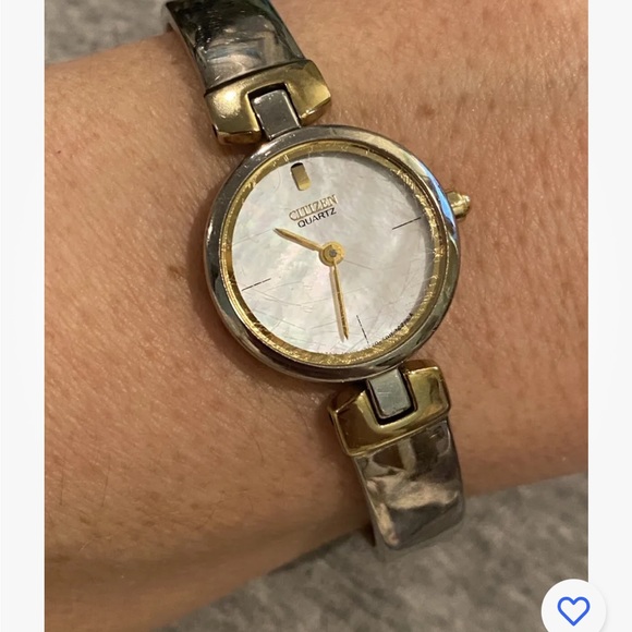 Vintage Citizen quartz mother of Pearl watch - Picture 3 of 6